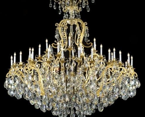 Diameter: 72 inches<br>Length: 72 inches<br>Lights: 42<br>Crystal: HH, HG, SP, ST<br>Finish: Gold, Silver
