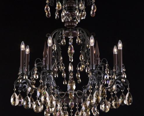 Diameter: 27 inches<br>Length: 36 inches<br>Lights: 8<br>Crystal: HH, HG, SP, ST<br>Finish: Gold, Silver